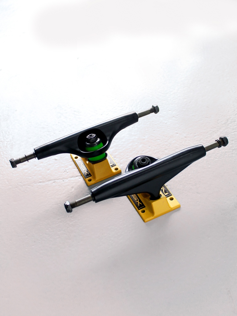 Trucks NSX - Negro Amarillo