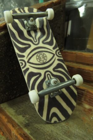 Finger Shibumi Eye